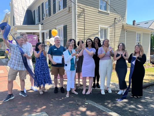 Dazzle Blow Dry opens in downtown Leesburg
